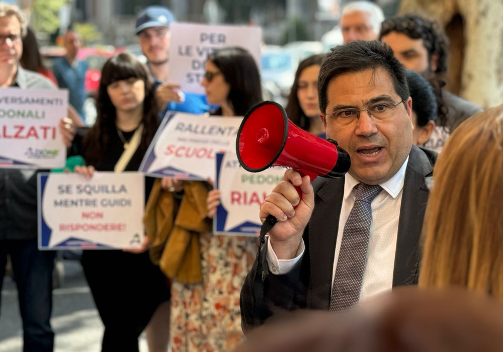 Manifestazione davanti al Ministero dei Trasporti